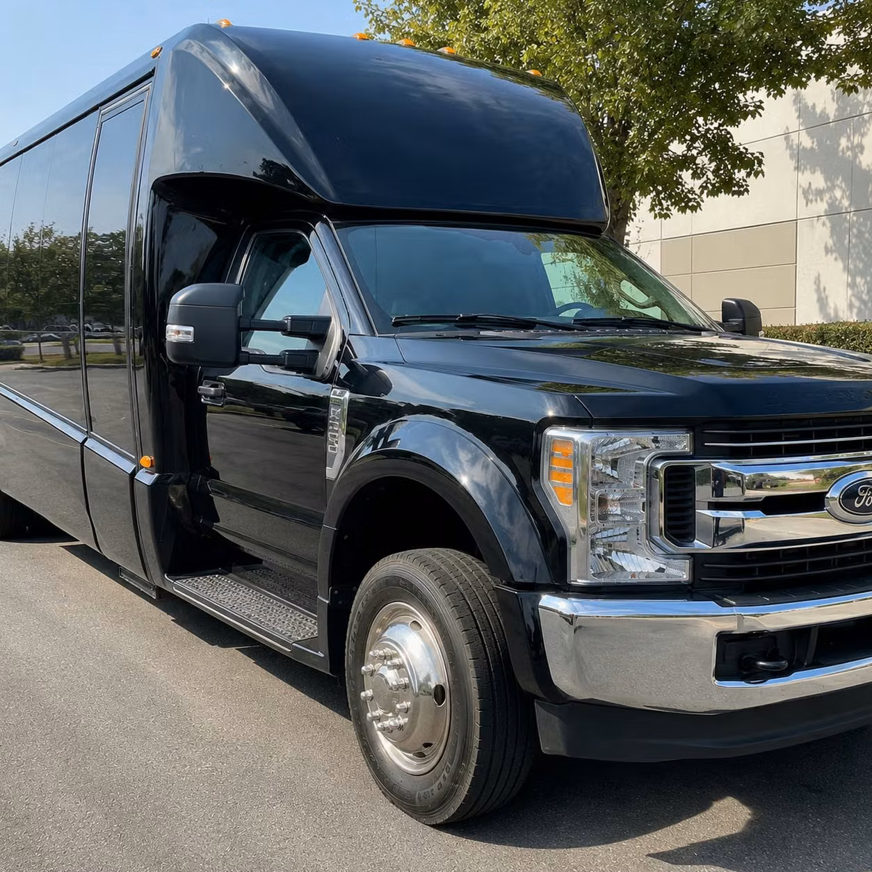 layton 20 passenger minibus rental