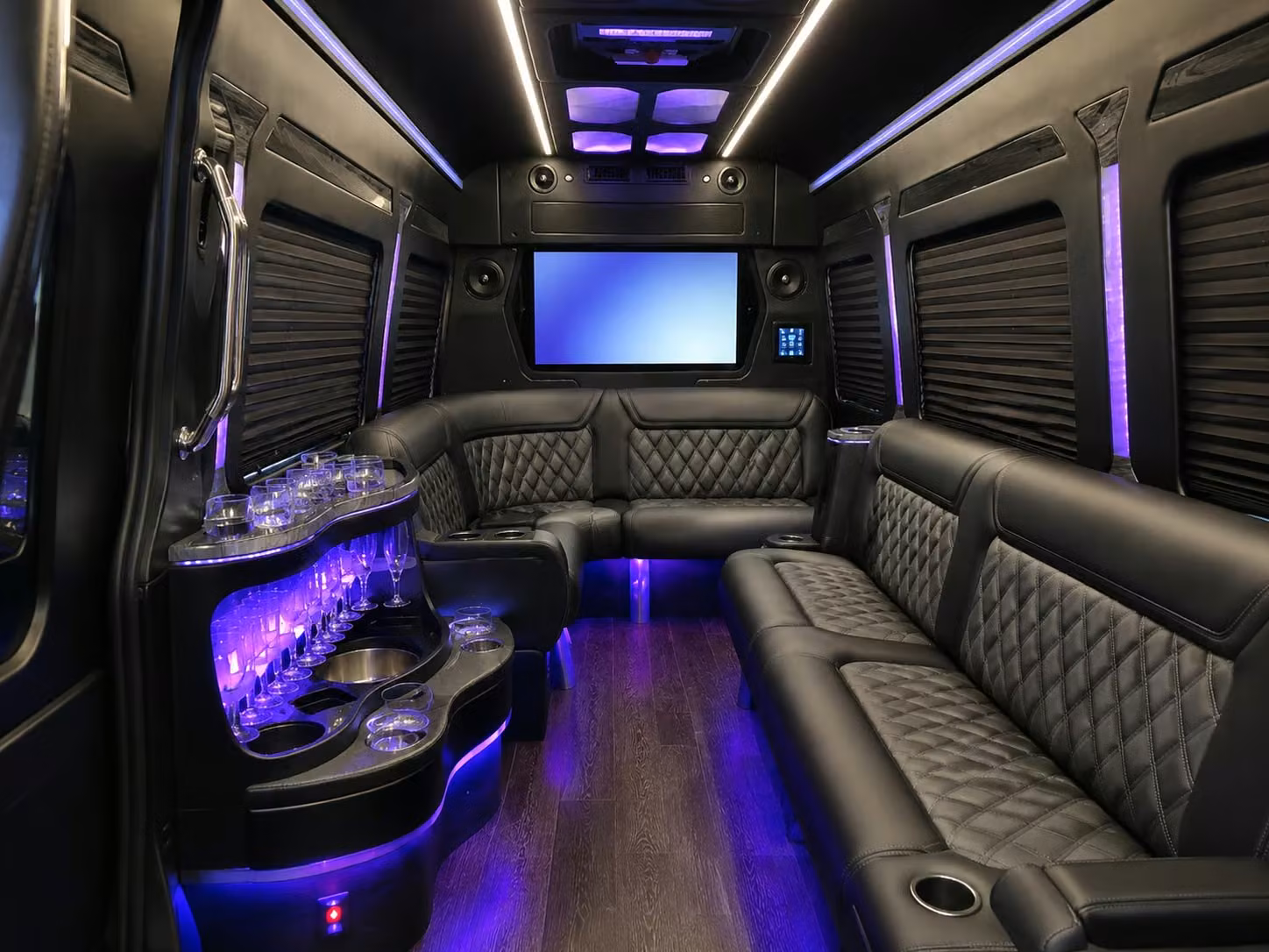 with coachbuslayton com you ll never be limited to just one fleet for layton field trip transportation